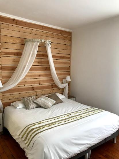L'Hostellerie De Sevremont Saint-Michel-Mont-Mercure Kültér fotó